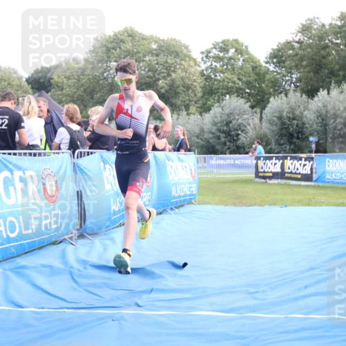 25.08.2024 - Elbe Triathlon Hamburg H.Heesch http://msf.ph/oto/6881305 25.08.2024 12:30:42 Ziel 1724 meine-sportfotos.de