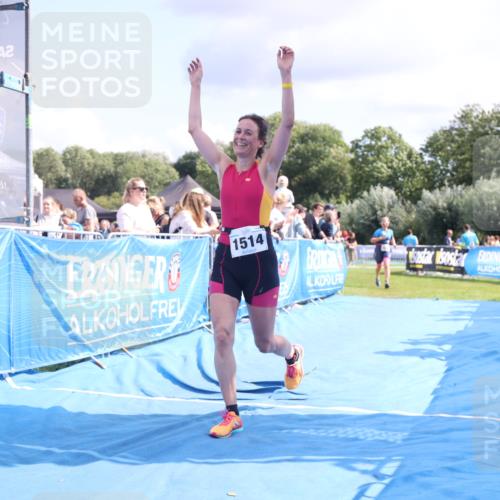 25.08.2024 - Elbe Triathlon Hamburg H.Heesch http://msf.ph/oto/6881306 25.08.2024 11:56:31 Ziel 1514, 1546, 1556 meine-sportfotos.de