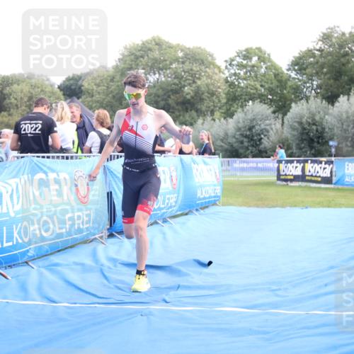 25.08.2024 - Elbe Triathlon Hamburg H.Heesch http://msf.ph/oto/6881310 25.08.2024 12:30:42 Ziel 1724 meine-sportfotos.de
