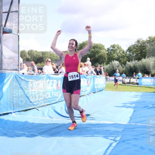 25.08.2024 - Elbe Triathlon Hamburg H.Heesch http://msf.ph/oto/6881311 25.08.2024 11:56:31 Ziel 1514, 1546, 1556 meine-sportfotos.de