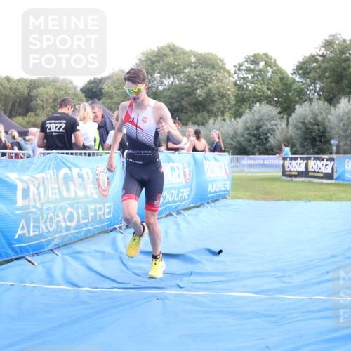 25.08.2024 - Elbe Triathlon Hamburg H.Heesch http://msf.ph/oto/6881314 25.08.2024 12:30:42 Ziel 1724 meine-sportfotos.de