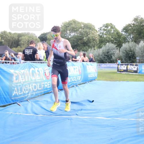 25.08.2024 - Elbe Triathlon Hamburg H.Heesch http://msf.ph/oto/6881316 25.08.2024 12:30:42 Ziel 1724 meine-sportfotos.de