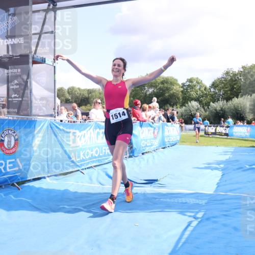 25.08.2024 - Elbe Triathlon Hamburg H.Heesch http://msf.ph/oto/6881317 25.08.2024 11:56:31 Ziel 1514, 1546, 1556 meine-sportfotos.de