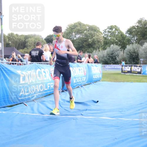 25.08.2024 - Elbe Triathlon Hamburg H.Heesch http://msf.ph/oto/6881318 25.08.2024 12:30:42 Ziel 1724 meine-sportfotos.de