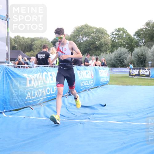 25.08.2024 - Elbe Triathlon Hamburg H.Heesch http://msf.ph/oto/6881320 25.08.2024 12:30:42 Ziel 1724 meine-sportfotos.de