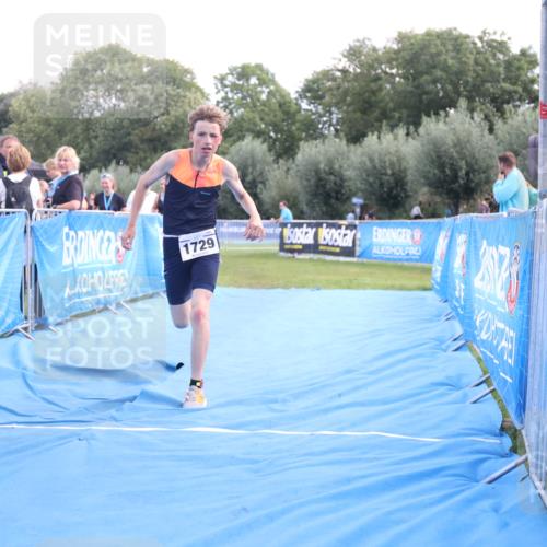 25.08.2024 - Elbe Triathlon Hamburg H.Heesch http://msf.ph/oto/6881350 25.08.2024 12:30:54 Ziel 1729 meine-sportfotos.de