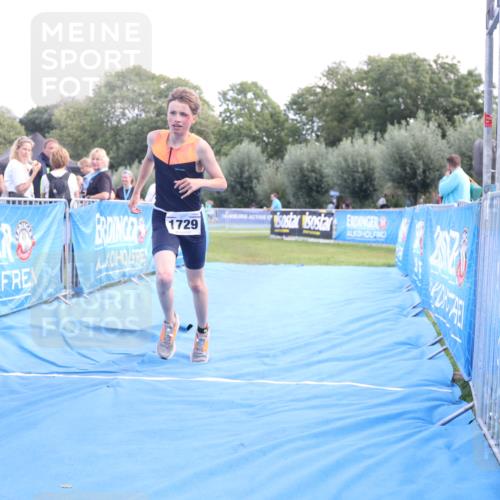 25.08.2024 - Elbe Triathlon Hamburg H.Heesch http://msf.ph/oto/6881357 25.08.2024 12:30:54 Ziel 1729 meine-sportfotos.de