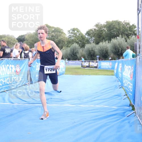 25.08.2024 - Elbe Triathlon Hamburg H.Heesch http://msf.ph/oto/6881365 25.08.2024 12:30:55 Ziel 1729 meine-sportfotos.de
