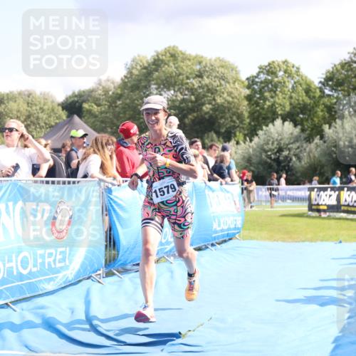 25.08.2024 - Elbe Triathlon Hamburg H.Heesch http://msf.ph/oto/6881368 25.08.2024 11:56:44 Ziel 1579 meine-sportfotos.de