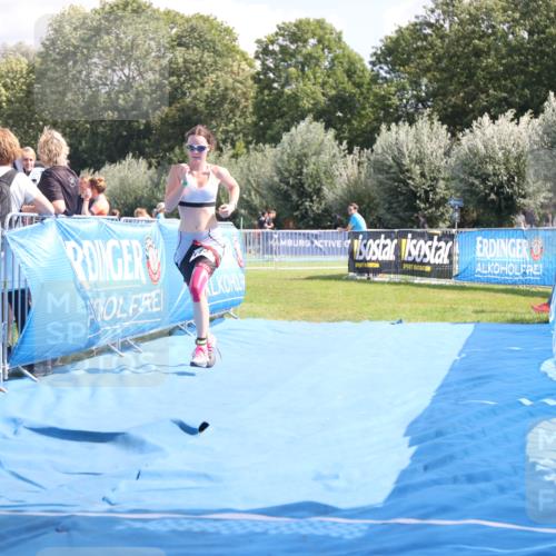 25.08.2024 - Elbe Triathlon Hamburg H.Heesch http://msf.ph/oto/6881369 25.08.2024 12:32:52 Ziel 1733 meine-sportfotos.de