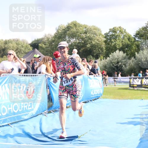 25.08.2024 - Elbe Triathlon Hamburg H.Heesch http://msf.ph/oto/6881370 25.08.2024 11:56:44 Ziel 1579 meine-sportfotos.de