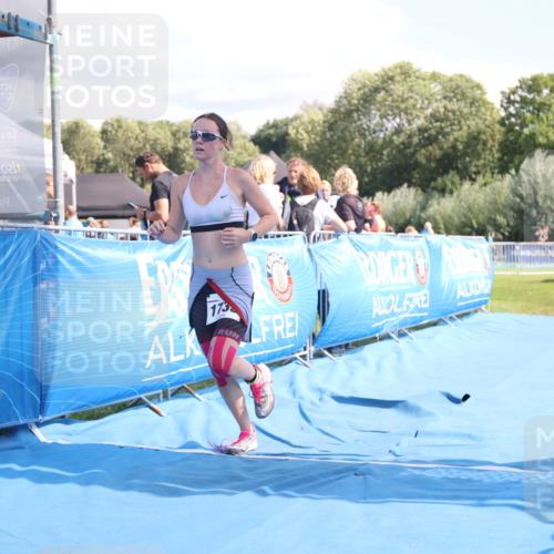 25.08.2024 - Elbe Triathlon Hamburg H.Heesch http://msf.ph/oto/6881397 25.08.2024 12:32:54 Ziel 1733 meine-sportfotos.de