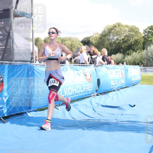 25.08.2024 - Elbe Triathlon Hamburg H.Heesch http://msf.ph/oto/6881406 25.08.2024 12:32:54 Ziel 1733 meine-sportfotos.de