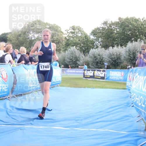 25.08.2024 - Elbe Triathlon Hamburg H.Heesch http://msf.ph/oto/6881412 25.08.2024 12:33:25 Ziel 1740 meine-sportfotos.de