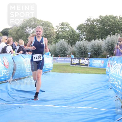25.08.2024 - Elbe Triathlon Hamburg H.Heesch http://msf.ph/oto/6881414 25.08.2024 12:33:25 Ziel 1740 meine-sportfotos.de