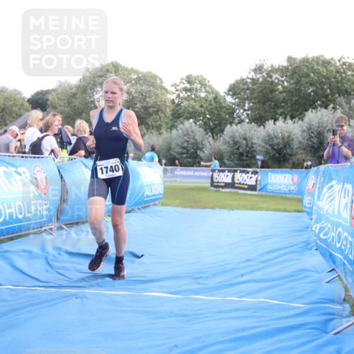 25.08.2024 - Elbe Triathlon Hamburg H.Heesch http://msf.ph/oto/6881420 25.08.2024 12:33:25 Ziel 1740 meine-sportfotos.de