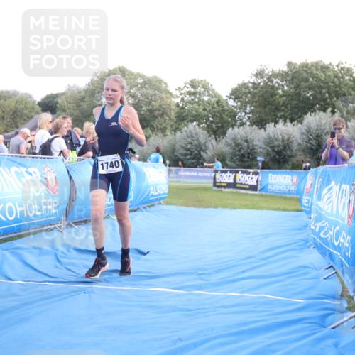 25.08.2024 - Elbe Triathlon Hamburg H.Heesch http://msf.ph/oto/6881421 25.08.2024 12:33:25 Ziel 1740 meine-sportfotos.de