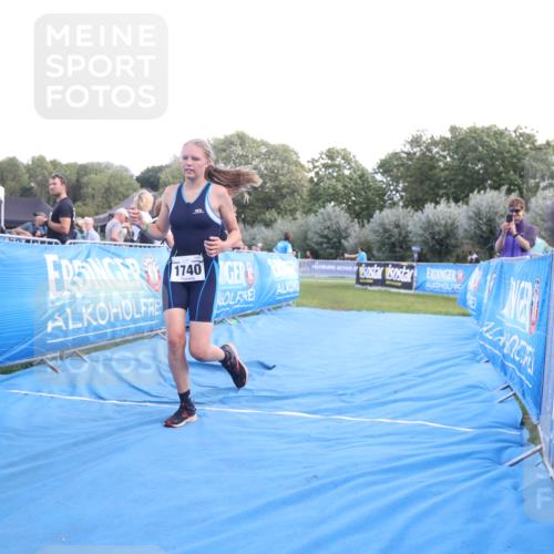 25.08.2024 - Elbe Triathlon Hamburg H.Heesch http://msf.ph/oto/6881431 25.08.2024 12:33:26 Ziel 1740 meine-sportfotos.de
