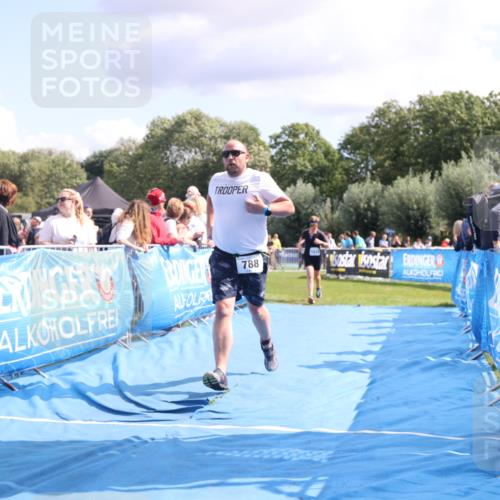25.08.2024 - Elbe Triathlon Hamburg H.Heesch http://msf.ph/oto/6881451 25.08.2024 11:56:55 Ziel 788, 1518 meine-sportfotos.de