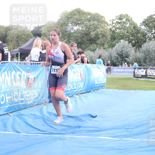 25.08.2024 - Elbe Triathlon Hamburg H.Heesch http://msf.ph/oto/6881452 25.08.2024 12:33:43 Ziel 1737 meine-sportfotos.de