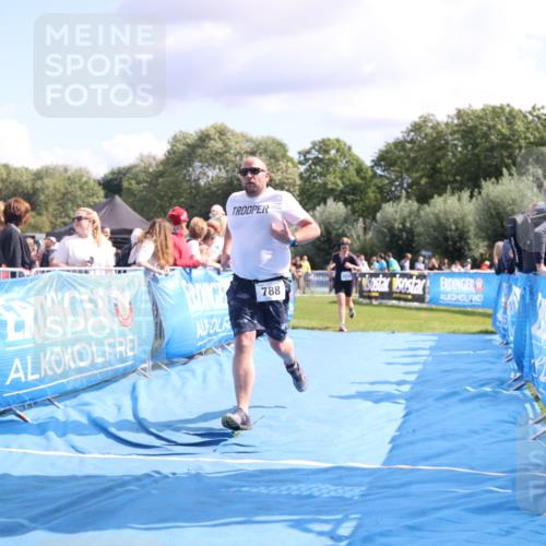25.08.2024 - Elbe Triathlon Hamburg H.Heesch http://msf.ph/oto/6881453 25.08.2024 11:56:55 Ziel 788, 1518 meine-sportfotos.de