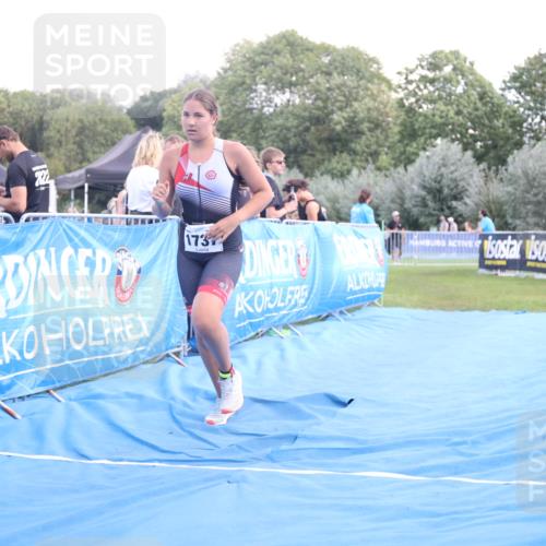 25.08.2024 - Elbe Triathlon Hamburg H.Heesch http://msf.ph/oto/6881454 25.08.2024 12:33:43 Ziel 1737 meine-sportfotos.de
