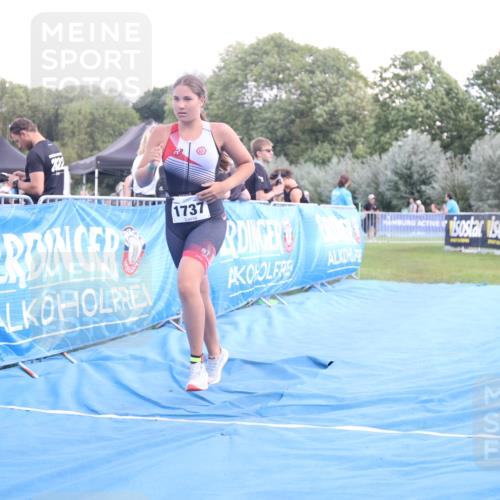 25.08.2024 - Elbe Triathlon Hamburg H.Heesch http://msf.ph/oto/6881456 25.08.2024 12:33:43 Ziel 1737 meine-sportfotos.de