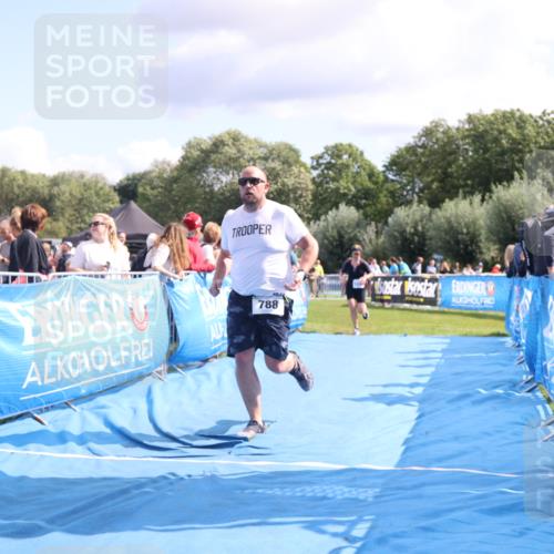 25.08.2024 - Elbe Triathlon Hamburg H.Heesch http://msf.ph/oto/6881457 25.08.2024 11:56:56 Ziel 788, 1518 meine-sportfotos.de