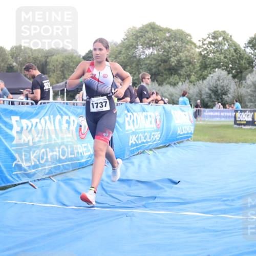25.08.2024 - Elbe Triathlon Hamburg H.Heesch http://msf.ph/oto/6881460 25.08.2024 12:33:43 Ziel 1737 meine-sportfotos.de