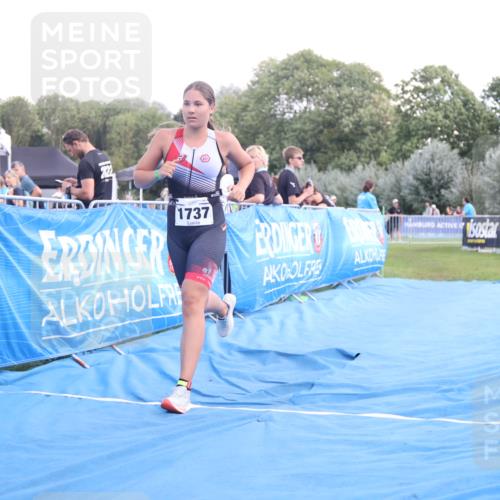 25.08.2024 - Elbe Triathlon Hamburg H.Heesch http://msf.ph/oto/6881462 25.08.2024 12:33:43 Ziel 1737 meine-sportfotos.de