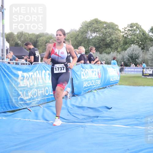25.08.2024 - Elbe Triathlon Hamburg H.Heesch http://msf.ph/oto/6881464 25.08.2024 12:33:43 Ziel 1737 meine-sportfotos.de