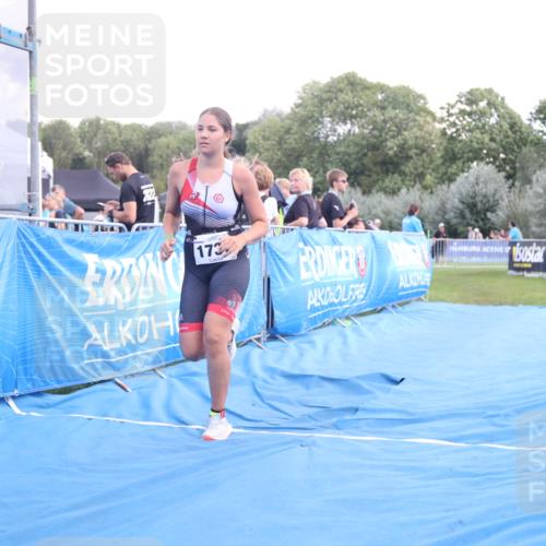 25.08.2024 - Elbe Triathlon Hamburg H.Heesch http://msf.ph/oto/6881465 25.08.2024 12:33:43 Ziel 1737 meine-sportfotos.de