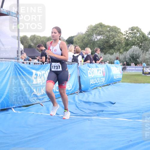 25.08.2024 - Elbe Triathlon Hamburg H.Heesch http://msf.ph/oto/6881470 25.08.2024 12:33:43 Ziel 1737 meine-sportfotos.de