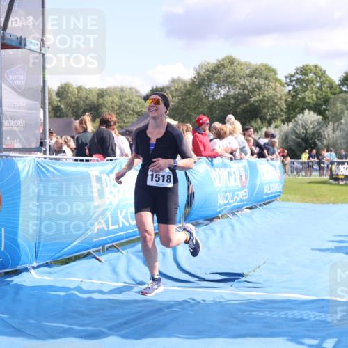 25.08.2024 - Elbe Triathlon Hamburg H.Heesch http://msf.ph/oto/6881510 25.08.2024 11:56:59 Ziel 788, 1492, 1518 meine-sportfotos.de