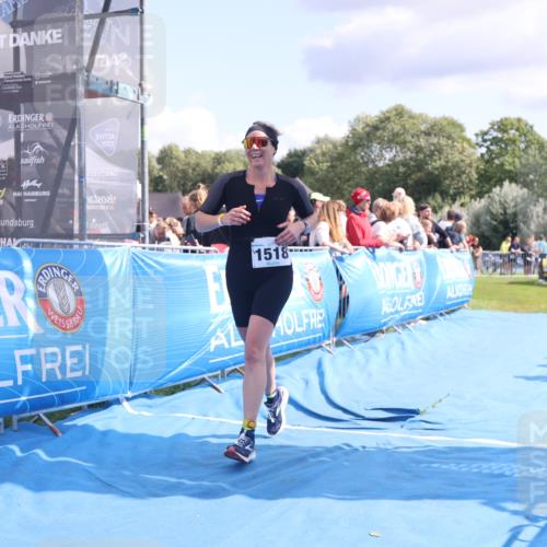 25.08.2024 - Elbe Triathlon Hamburg H.Heesch http://msf.ph/oto/6881518 25.08.2024 11:56:59 Ziel 788, 1492, 1518 meine-sportfotos.de