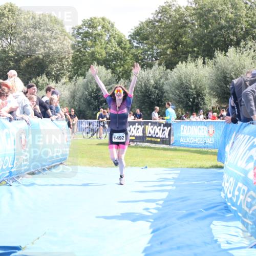 25.08.2024 - Elbe Triathlon Hamburg H.Heesch http://msf.ph/oto/6881530 25.08.2024 11:57:06 Ziel 1492, 1518 meine-sportfotos.de