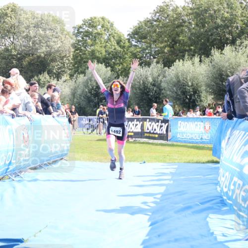 25.08.2024 - Elbe Triathlon Hamburg H.Heesch http://msf.ph/oto/6881532 25.08.2024 11:57:06 Ziel 1492, 1518 meine-sportfotos.de