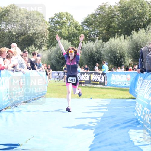 25.08.2024 - Elbe Triathlon Hamburg H.Heesch http://msf.ph/oto/6881537 25.08.2024 11:57:06 Ziel 1492, 1518 meine-sportfotos.de