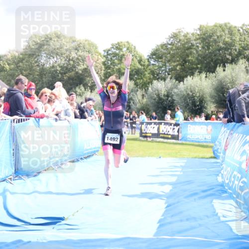 25.08.2024 - Elbe Triathlon Hamburg H.Heesch http://msf.ph/oto/6881549 25.08.2024 11:57:07 Ziel 1492 meine-sportfotos.de
