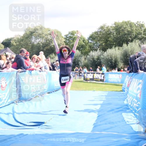 25.08.2024 - Elbe Triathlon Hamburg H.Heesch http://msf.ph/oto/6881558 25.08.2024 11:57:07 Ziel 1492 meine-sportfotos.de