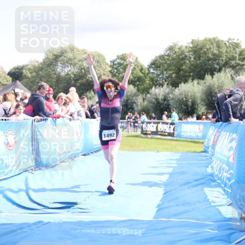 25.08.2024 - Elbe Triathlon Hamburg H.Heesch http://msf.ph/oto/6881560 25.08.2024 11:57:07 Ziel 1492 meine-sportfotos.de