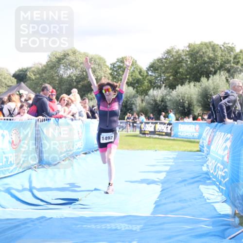 25.08.2024 - Elbe Triathlon Hamburg H.Heesch http://msf.ph/oto/6881562 25.08.2024 11:57:07 Ziel 1492 meine-sportfotos.de