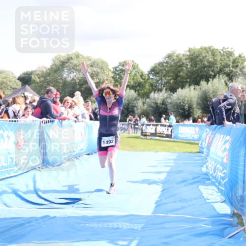 25.08.2024 - Elbe Triathlon Hamburg H.Heesch http://msf.ph/oto/6881564 25.08.2024 11:57:08 Ziel 1492 meine-sportfotos.de