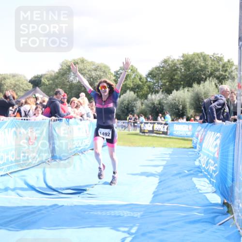 25.08.2024 - Elbe Triathlon Hamburg H.Heesch http://msf.ph/oto/6881568 25.08.2024 11:57:08 Ziel 1492 meine-sportfotos.de