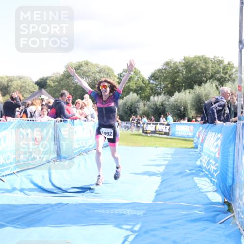25.08.2024 - Elbe Triathlon Hamburg H.Heesch http://msf.ph/oto/6881570 25.08.2024 11:57:08 Ziel 1492 meine-sportfotos.de