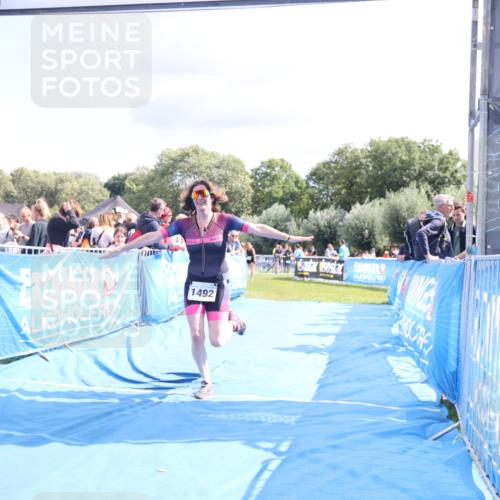 25.08.2024 - Elbe Triathlon Hamburg H.Heesch http://msf.ph/oto/6881578 25.08.2024 11:57:08 Ziel 1492 meine-sportfotos.de