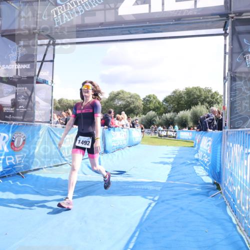 25.08.2024 - Elbe Triathlon Hamburg H.Heesch http://msf.ph/oto/6881599 25.08.2024 11:57:09 Ziel 1492 meine-sportfotos.de