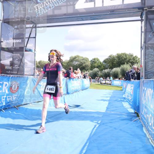 25.08.2024 - Elbe Triathlon Hamburg H.Heesch http://msf.ph/oto/6881600 25.08.2024 11:57:09 Ziel 1492 meine-sportfotos.de