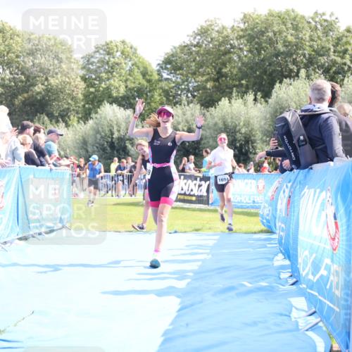 25.08.2024 - Elbe Triathlon Hamburg H.Heesch http://msf.ph/oto/6881602 25.08.2024 11:57:23 Ziel 1564, 1689, 1694 meine-sportfotos.de