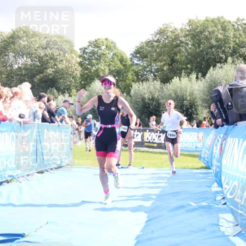 25.08.2024 - Elbe Triathlon Hamburg H.Heesch http://msf.ph/oto/6881615 25.08.2024 11:57:23 Ziel 1564, 1689, 1694 meine-sportfotos.de